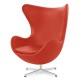 Replika läderäggstol av designern Arne Jacobsen