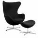 Replika äggstol med fotstöd av designern Arne Jacobsen