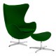 Replika židle na vejce s podnožkou od designéra Arne Jacobsen