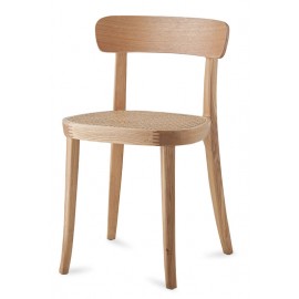 Prohlídková židle z přírodního ratanu a severského stylu jasanového dřeva.